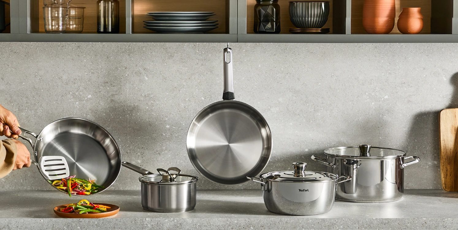 Посуд Tefal Emotion+ Gourmet з нержавіючої сталі на кухні