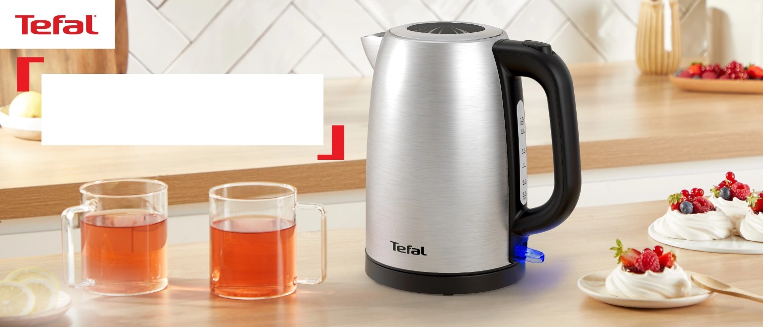 Електрочайник Tefal Stainless Steel Kettle KI1R0DE0 із нержавіючої сталі на кухонній стільниці