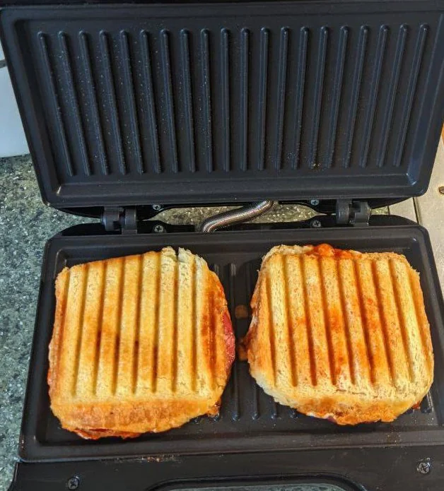 Михайло
