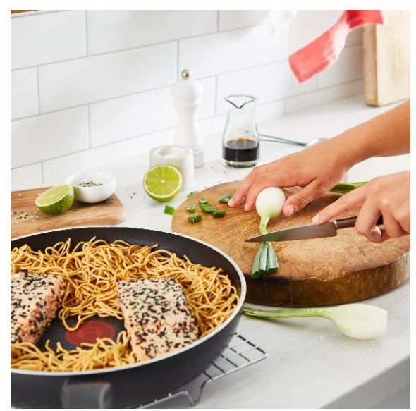 Сковорода з кришкою Tefal Generous Cook 28 см C2770653_SET 
