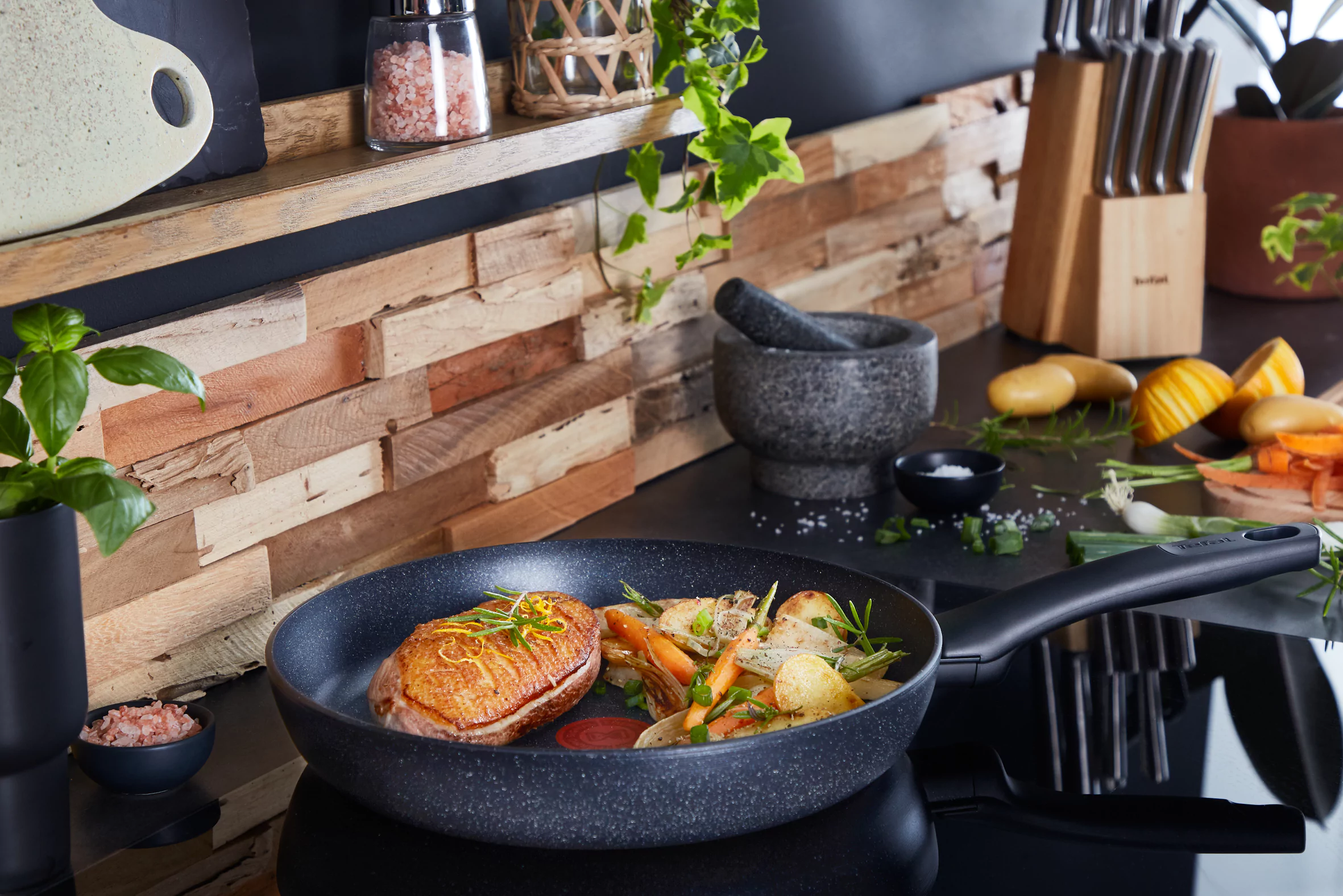 Сковорода Tefal Black Stone 26 см G2810572 