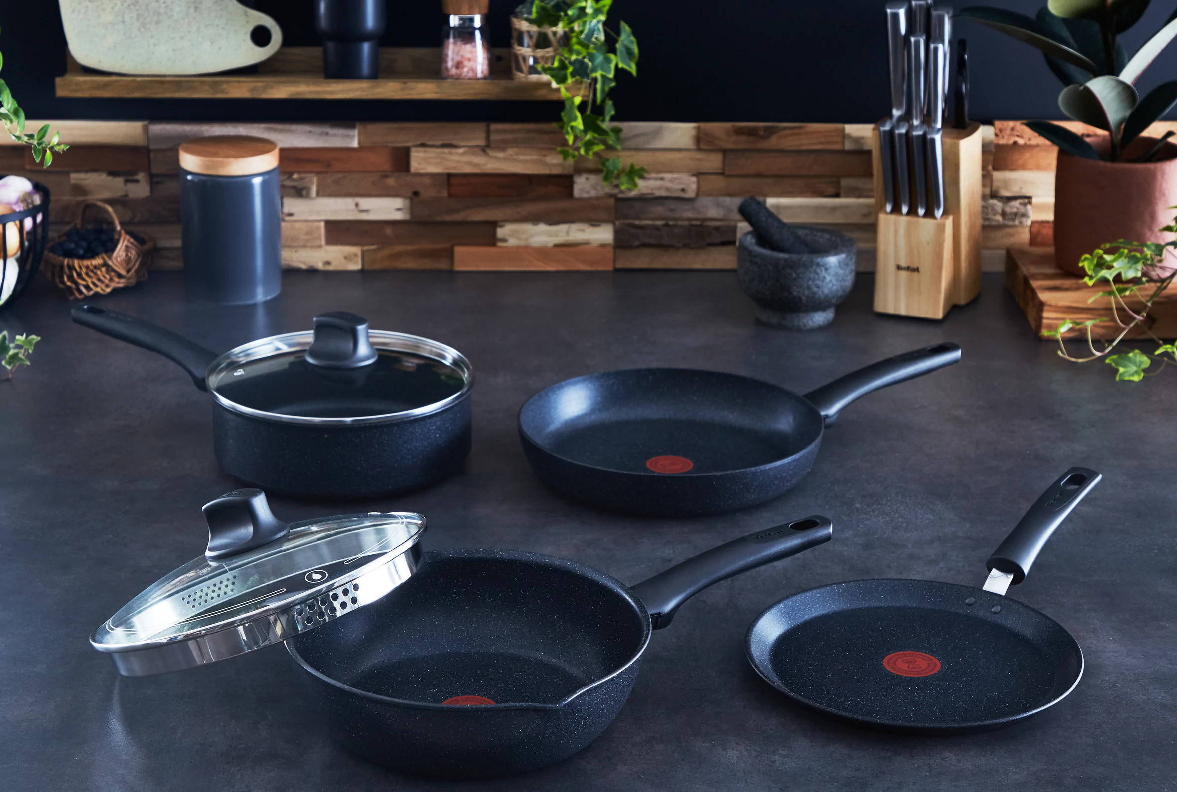 Сковорода Tefal Black Stone 28 см G2810672