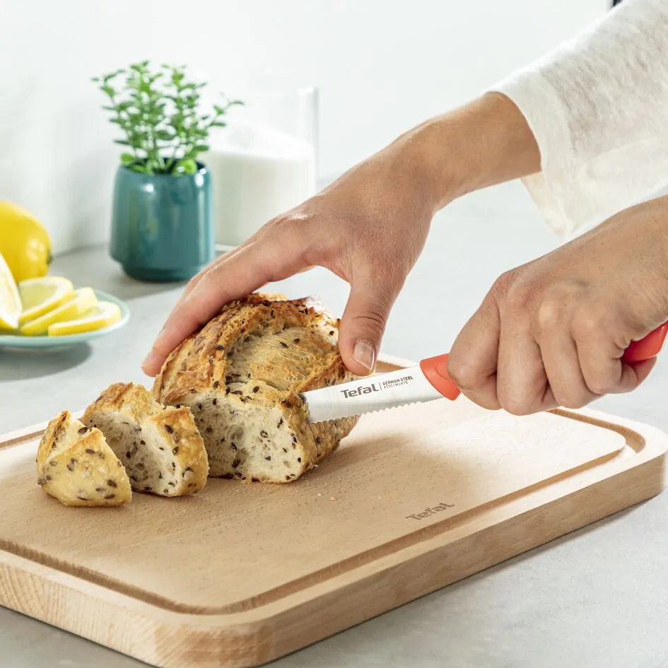 Ніж універсальний зубчастий Tefal Color Food 10 см K2730304
