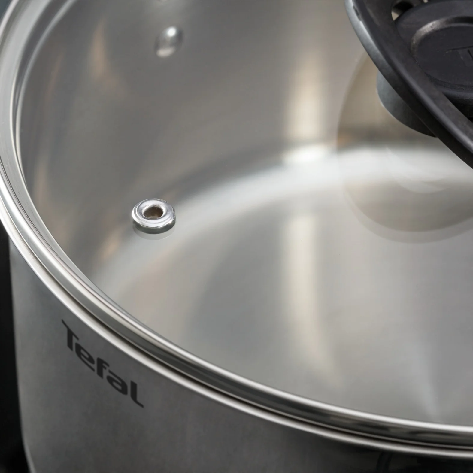 Ківш з кришкою Tefal Space+ Emotion+ 18 см (2,2 л) E3262344