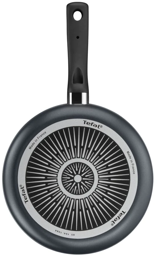 Сковорода Tefal Hard Titanium Essential 24 см C3880442