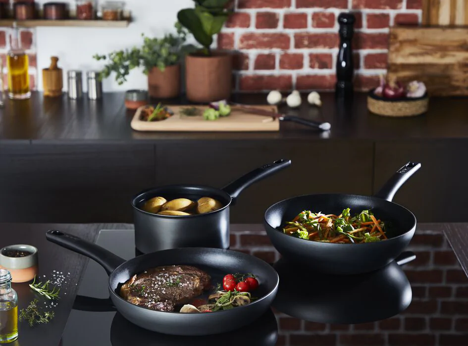 Сковорода Tefal Hard Titanium Pro 24 см G2880432